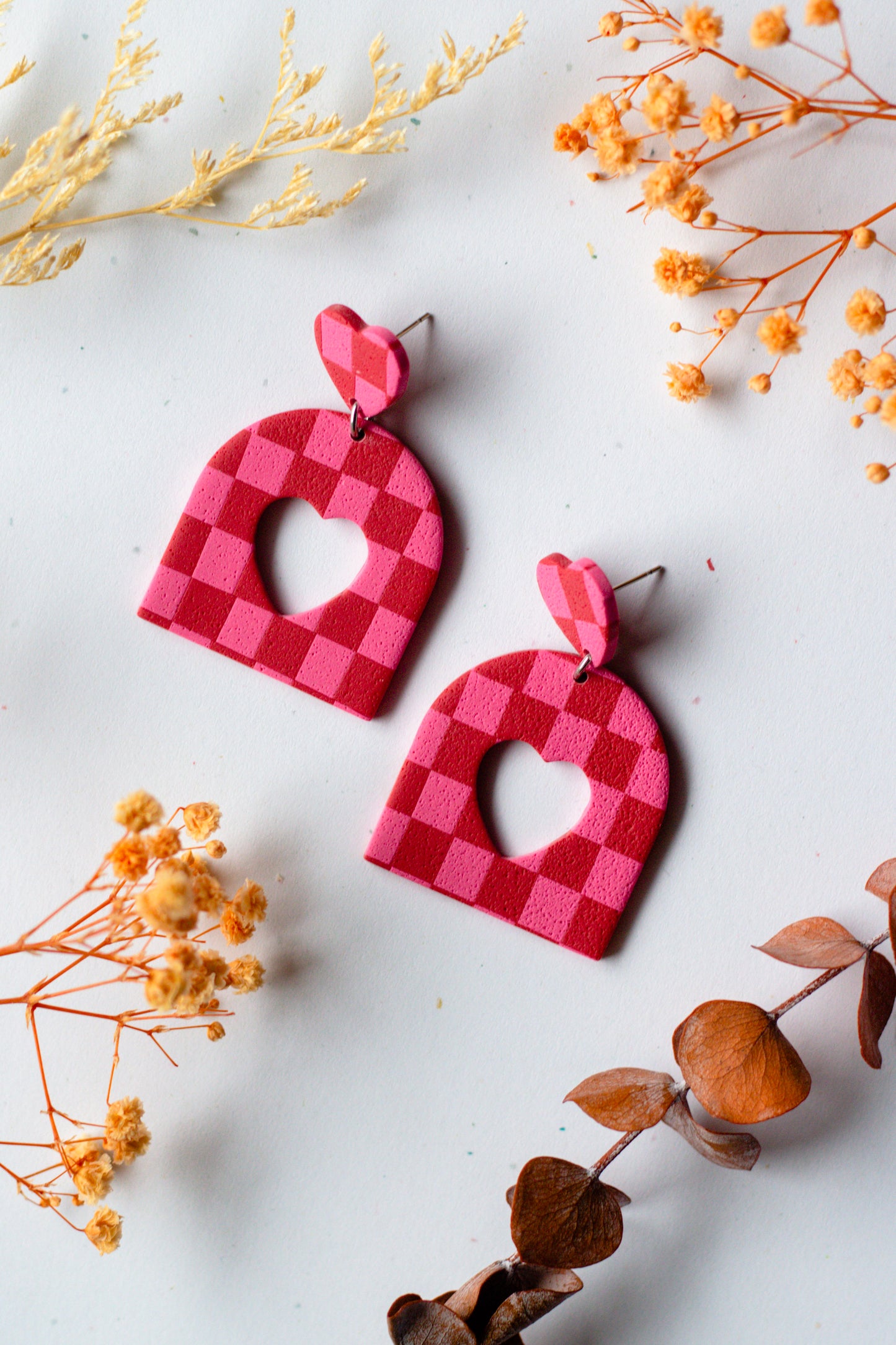 Checkerboard Heart Cutout \\ Red and Pink