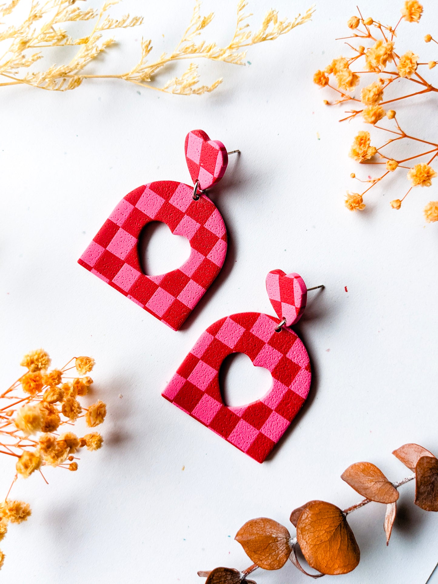 Checkerboard Heart Cutout \\ Red and Pink